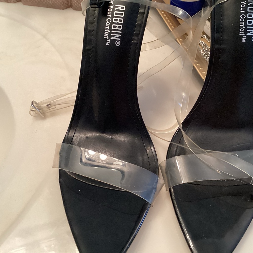 Cape Robbin clear heals sz.8.5